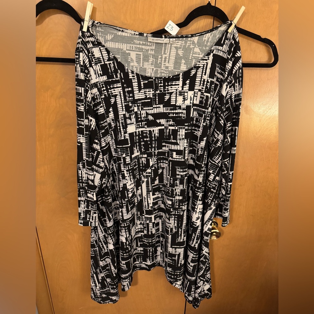Avenue Monochrome Abstract Women's Tunic